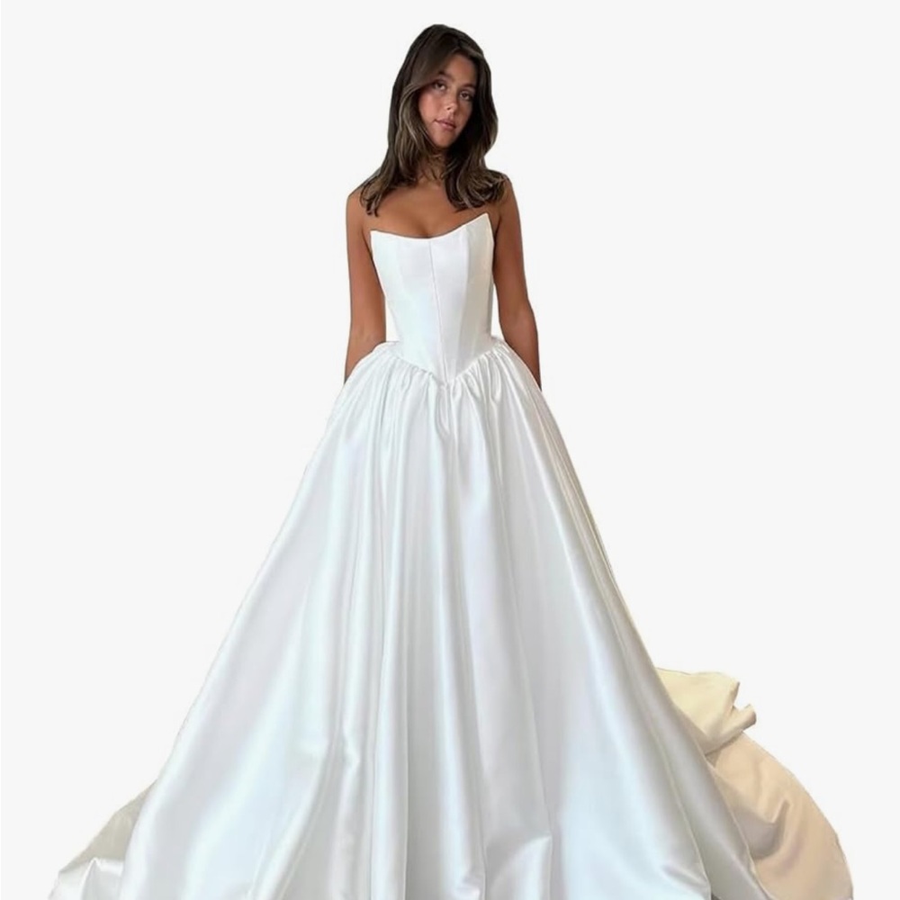 Elegant White Strapless Wedding Dress